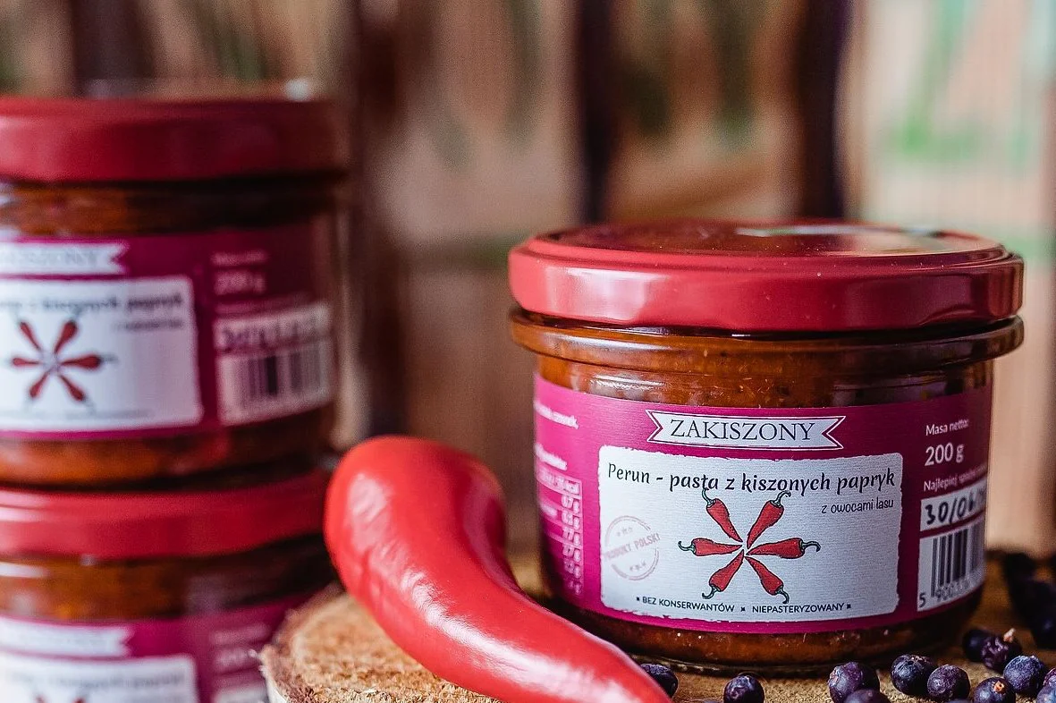 Perun - pasta  z kiszonych papryk chili z owocami lasu  230 ml
